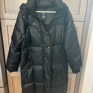 GAP Women's Black Puffer Jacket